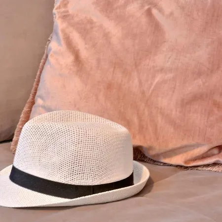 Jerry Afro בית כפרי Kanálion