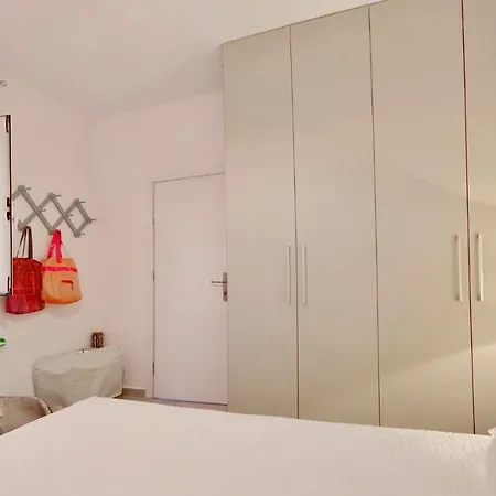 Jerry Afro בית כפרי Kanálion