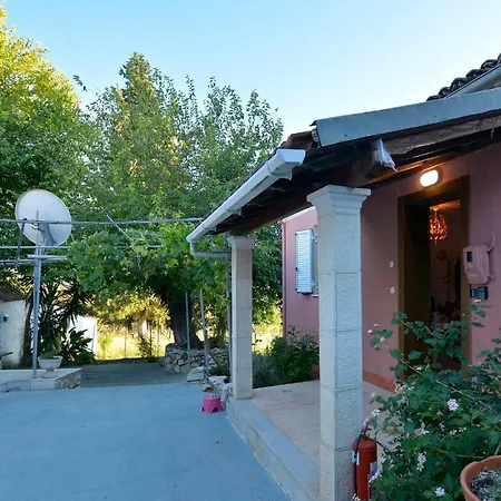 Kır Evi Jerry Afro Kanálion
